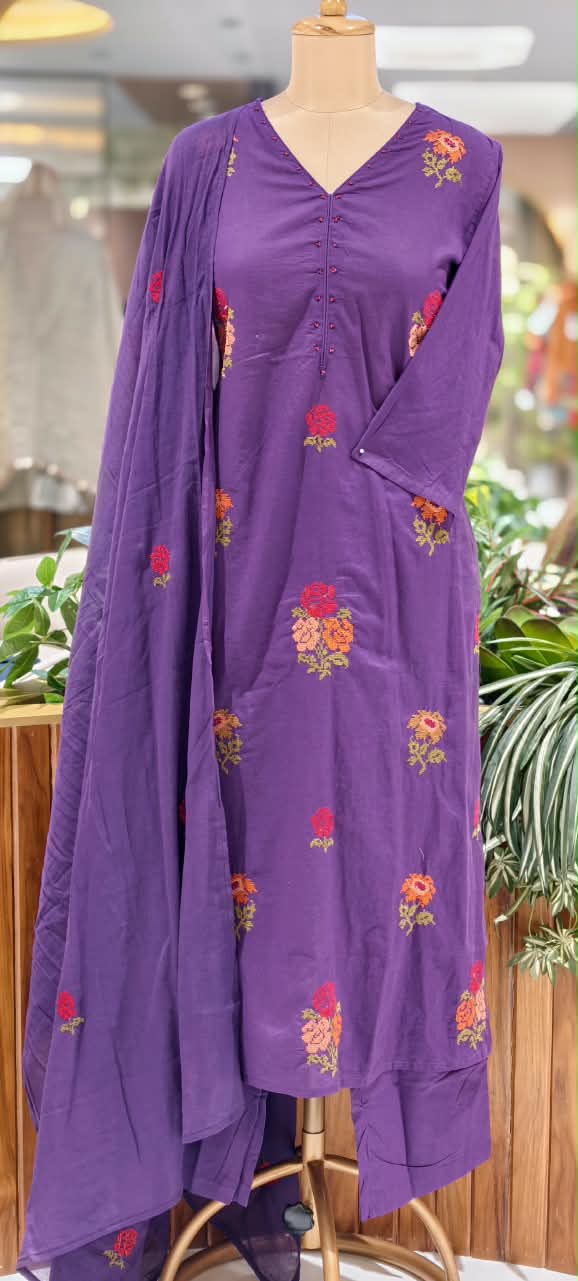 Cross-Stitch Abstract Floral Embroidery Straigth Cotton Full Suit Set With Dupatta- 16093