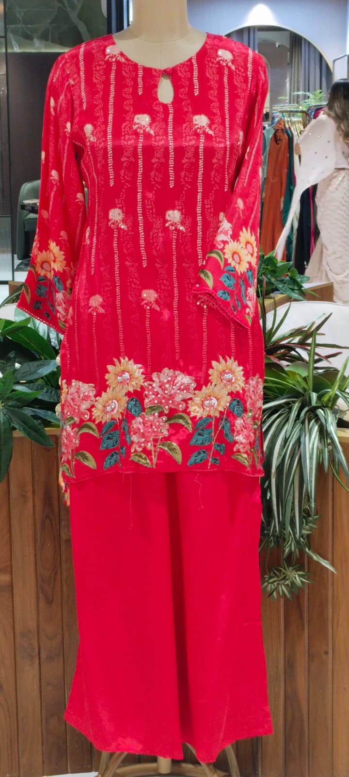 Bright Floral Embellished Kurta Set with Keyhole Neckline & Matching Wide-Leg Pants Co- 15858Ord Set-