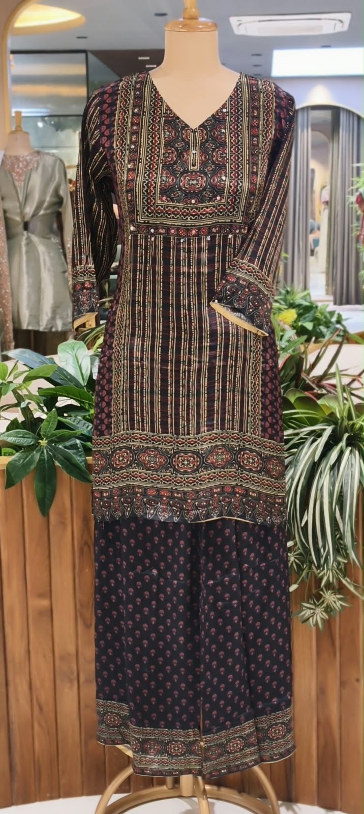 Kalamkari Linear Prints Crepe Matching Palazzo Pants Co-Ord Set- 15239