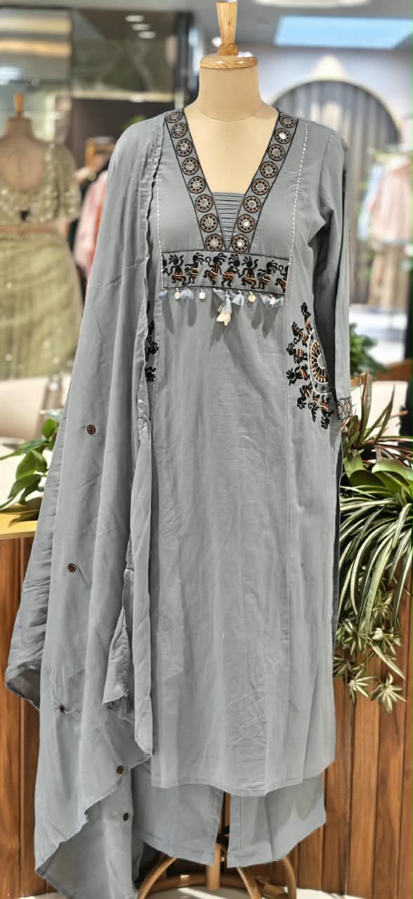 Tribal Inspired Dancing Motifs Pocket Elegance Cotton Full Suit Set With Dupatta- 16490