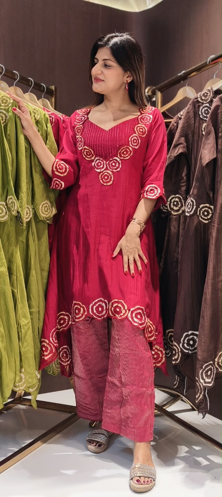 Embroidered Floral Cut-Work Outline Matching Mul-Chander A-Line Kurta With Bustier & Striped Tissue Bottom- 16460
