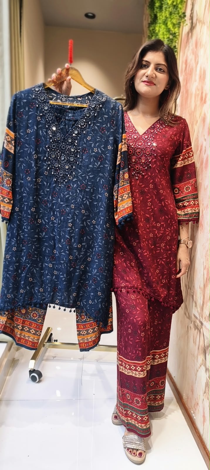 Bohmeian Real Mirror Touch Neckline Tiny Floral Printed Slub Cotton Kurta Pant Set- 16389