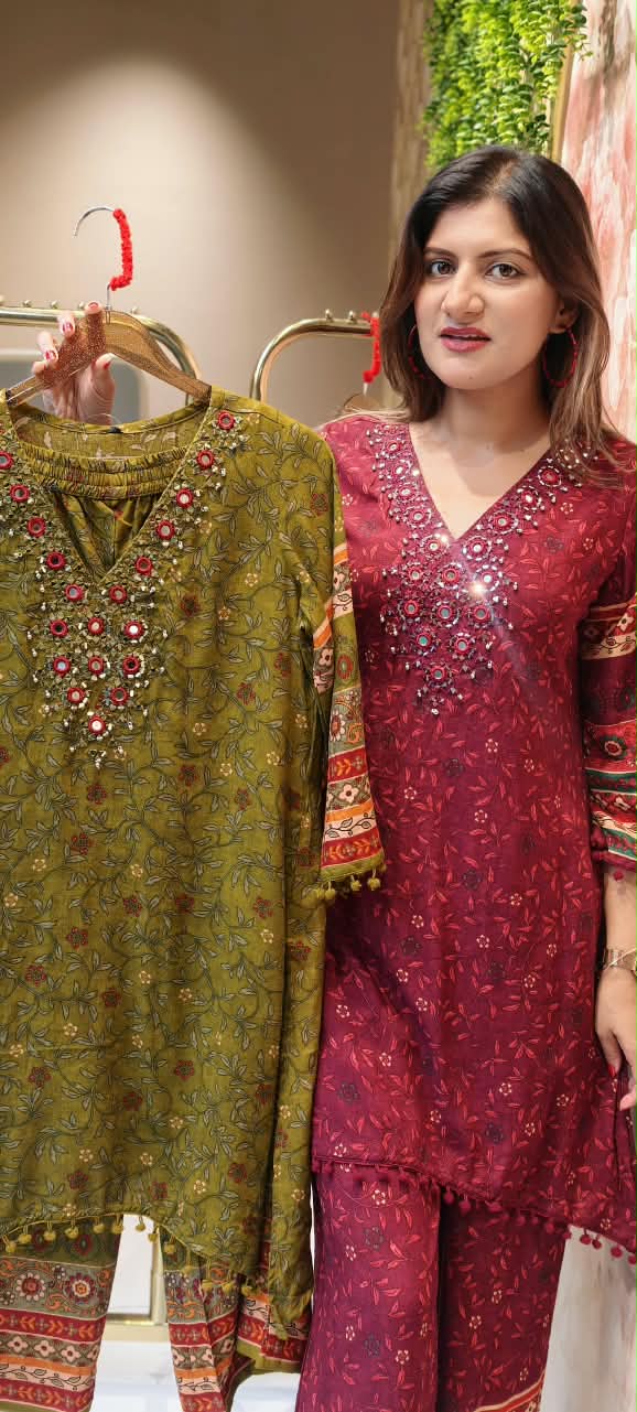 Bohmeian Real Mirror Touch Neckline Tiny Floral Printed Slub Cotton Kurta Pant Set- 16389