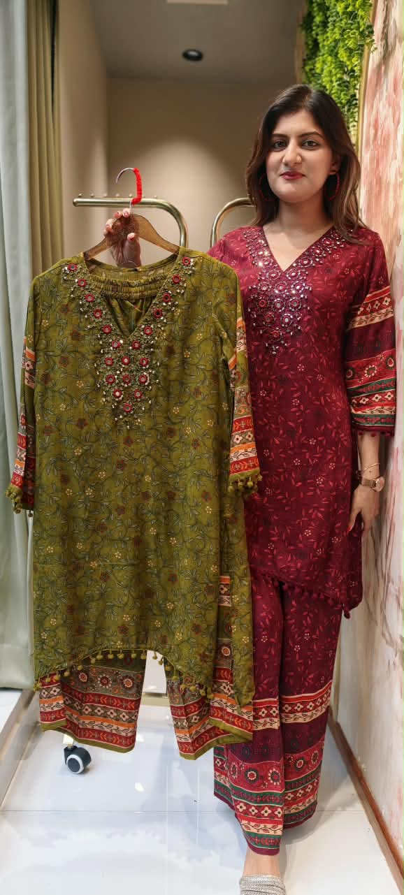 Bohmeian Real Mirror Touch Neckline Tiny Floral Printed Slub Cotton Kurta Pant Set- 16389