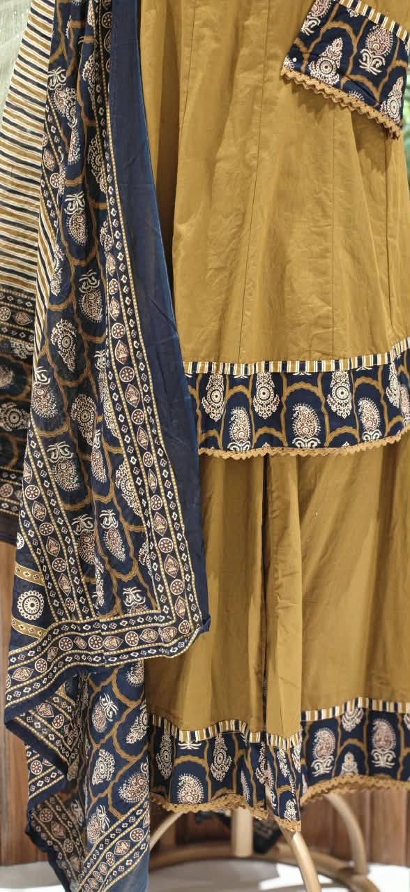Kalamkari Print Minimal Mirror Touch Yoke Short Length Panel Cotton Full Suit Set With Dupatta & Loose Palazzo Bottom- 16481