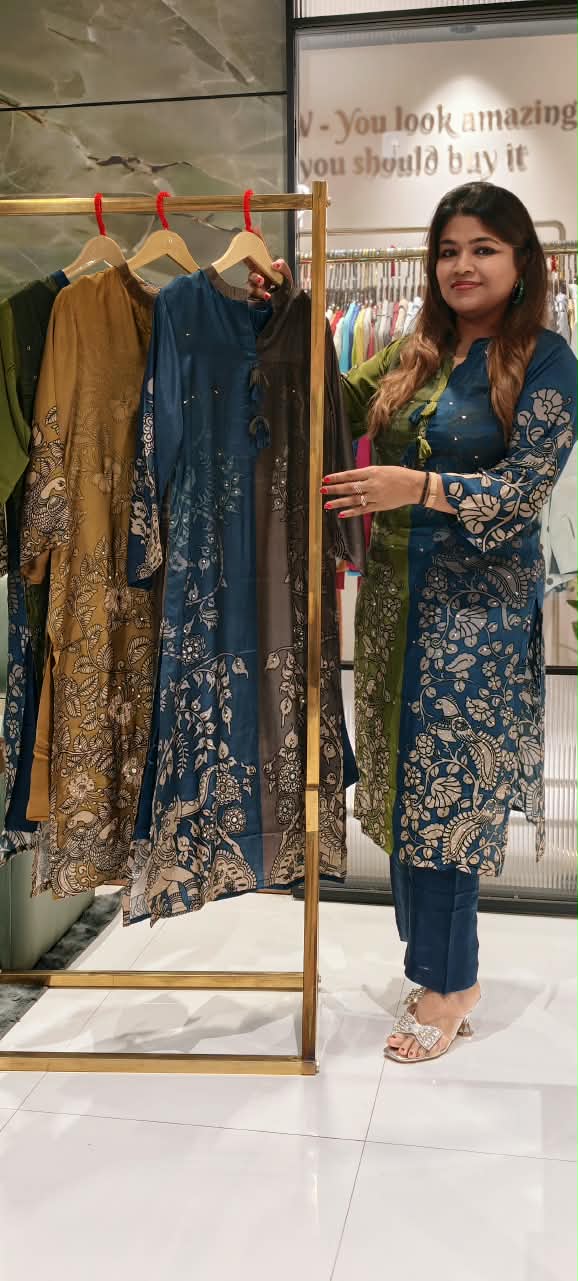 Kalamkari Print Button Down Accent Mandarin Collar Muslin Long Kurta Pant Set- 16517