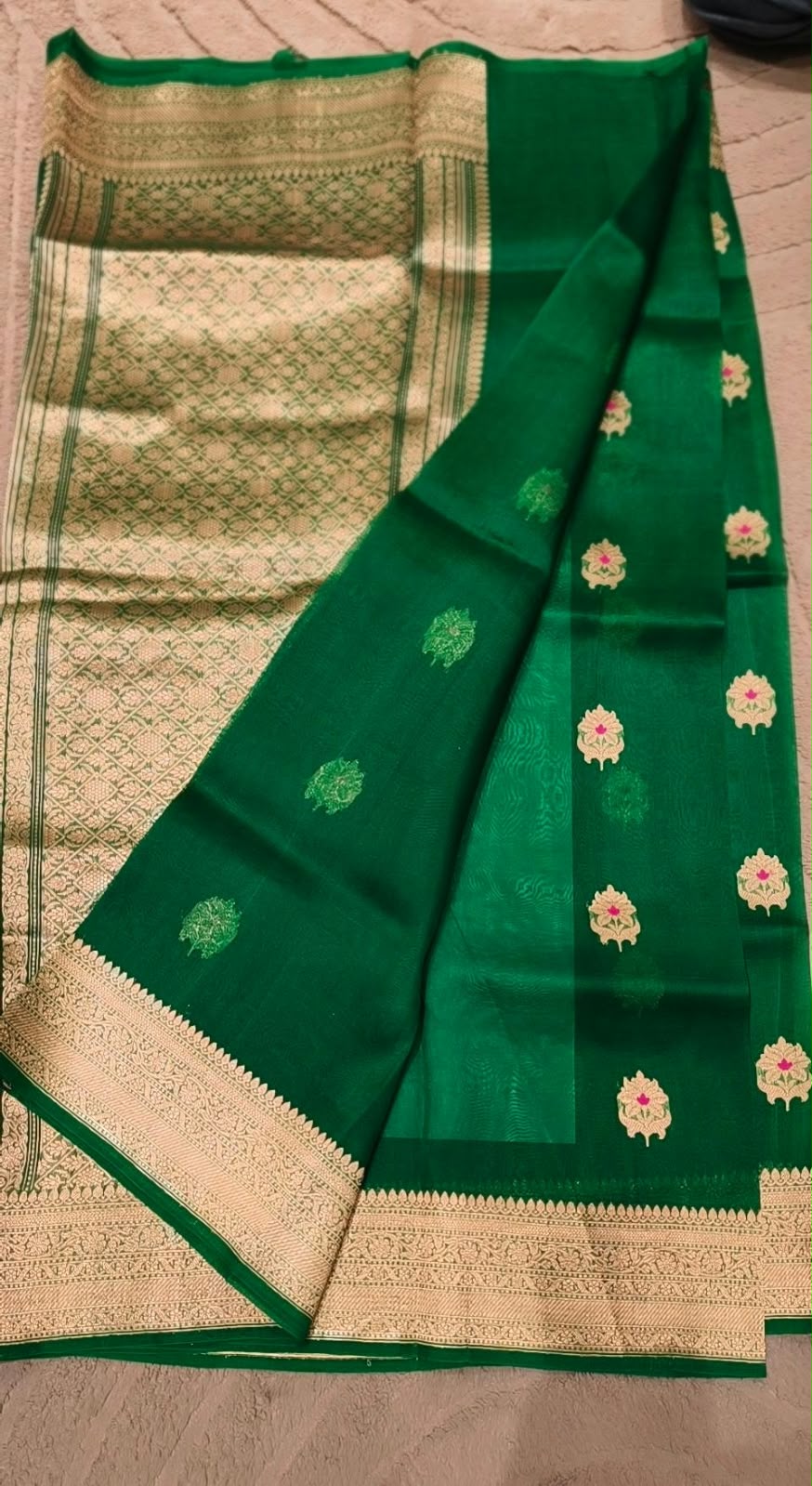 Traditional Kora Handloom Banarasi Saree with Classic Zari Bootis and Grand Woven Border- 16546
