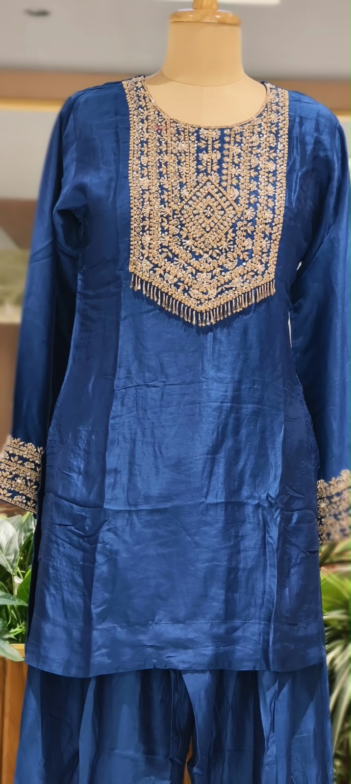 Pittan Work Hand-Embroidered Beaded Fringe Yoke Short Kurta With Farshi Bottom & Matching Dupatta- 16624