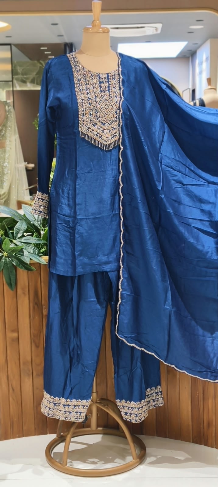 Pittan Work Hand-Embroidered Beaded Fringe Yoke Short Kurta With Farshi Bottom & Matching Dupatta- 16624