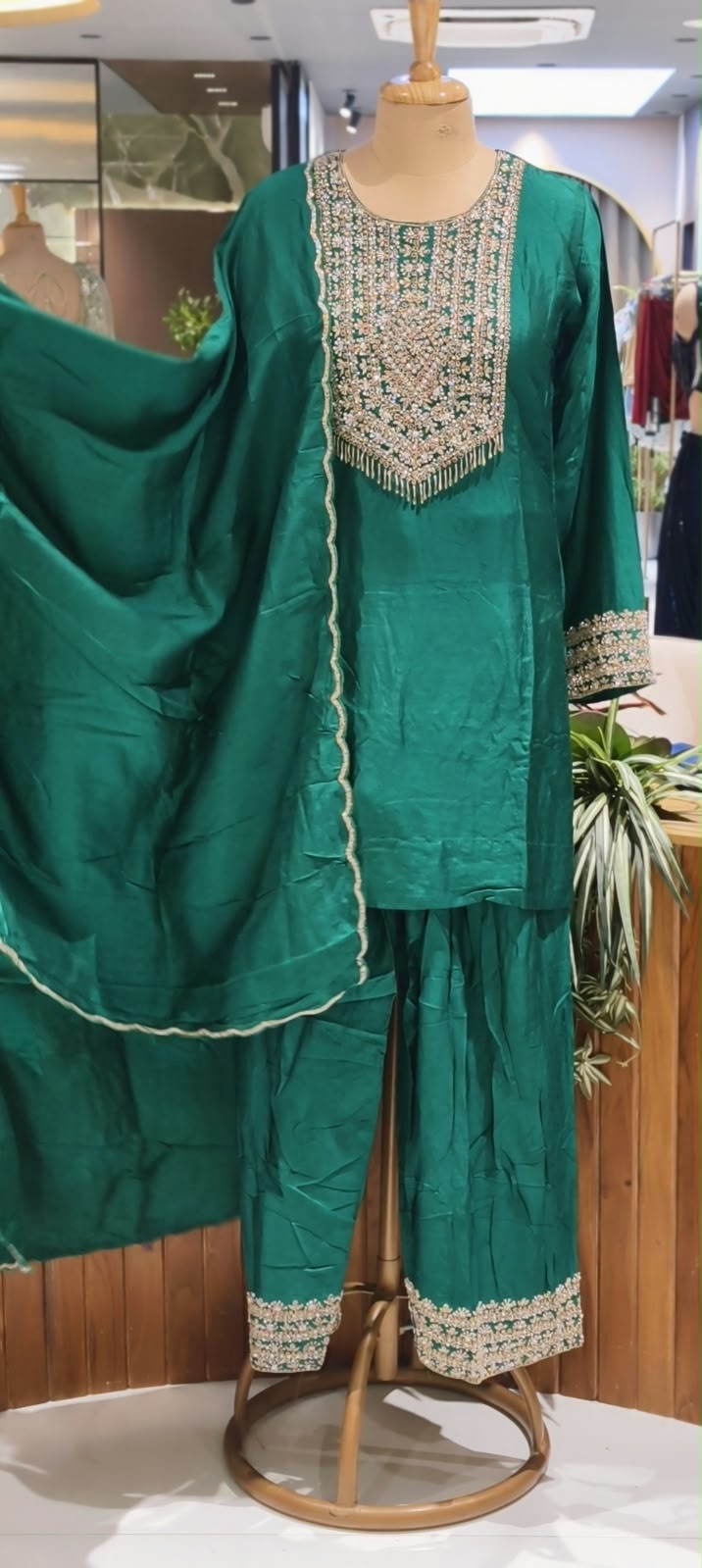 Pittan Work Hand-Embroidered Beaded Fringe Yoke Short Kurta With Farshi Bottom & Matching Dupatta- 16624