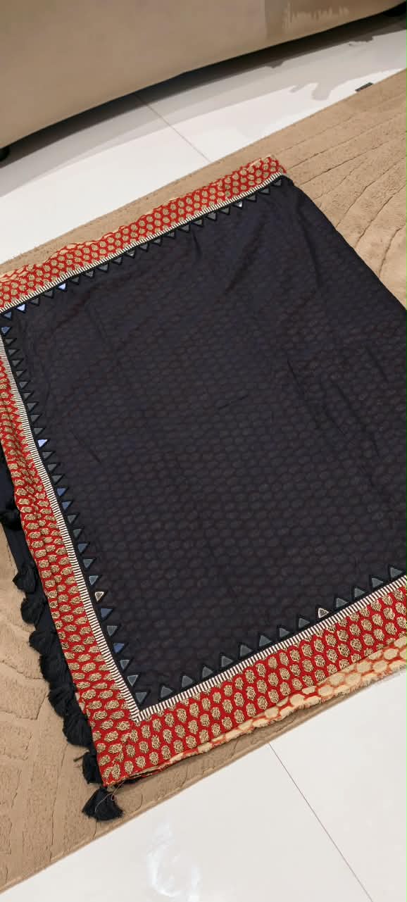 Elegant Black & Red Handloom Cotton Saree with Floral Block Print Contrast Border & Tassel Detailing with Unstitched Blouse 16610