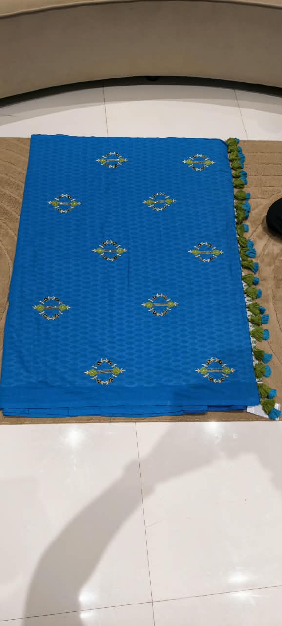 Handloom Cotton Saree with Floral Printed Unstitched Blouse, Intricate Embroidery & Contrast Tassel Border – Turquoise Blue 16611