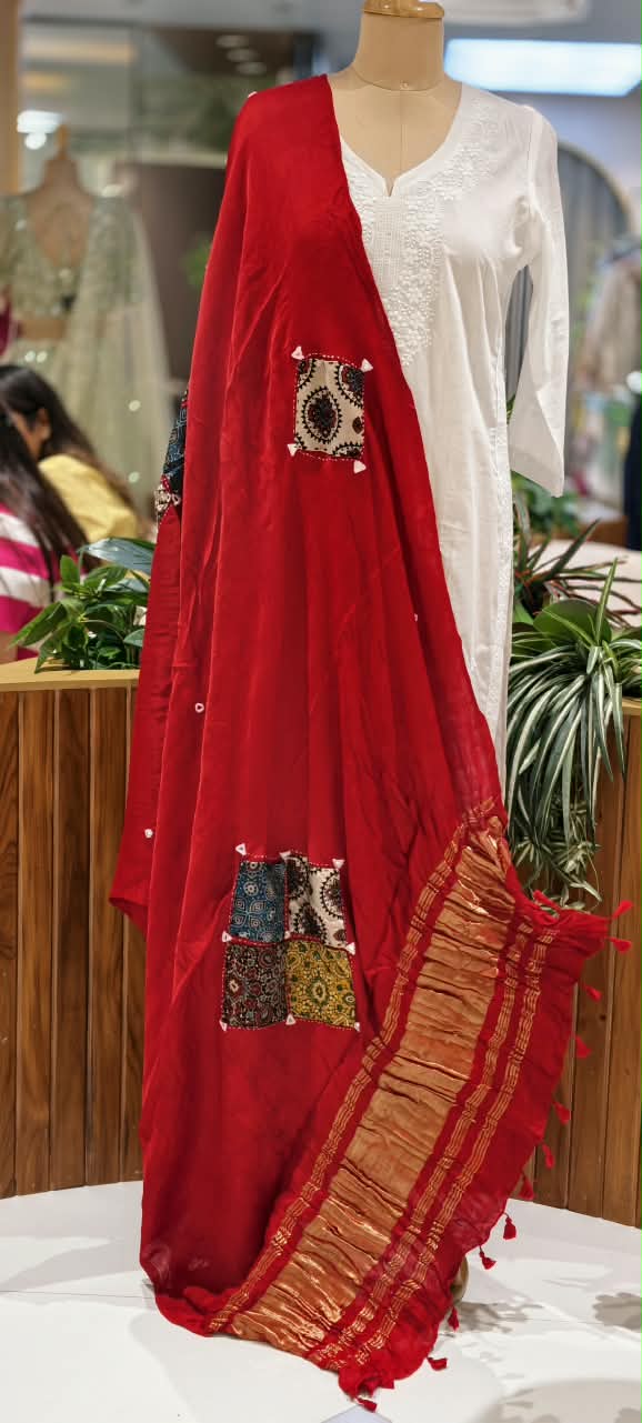 Kalamkari Artistic Traditional Motif With Golden Zari Touch Bordered Dupatta- 16656