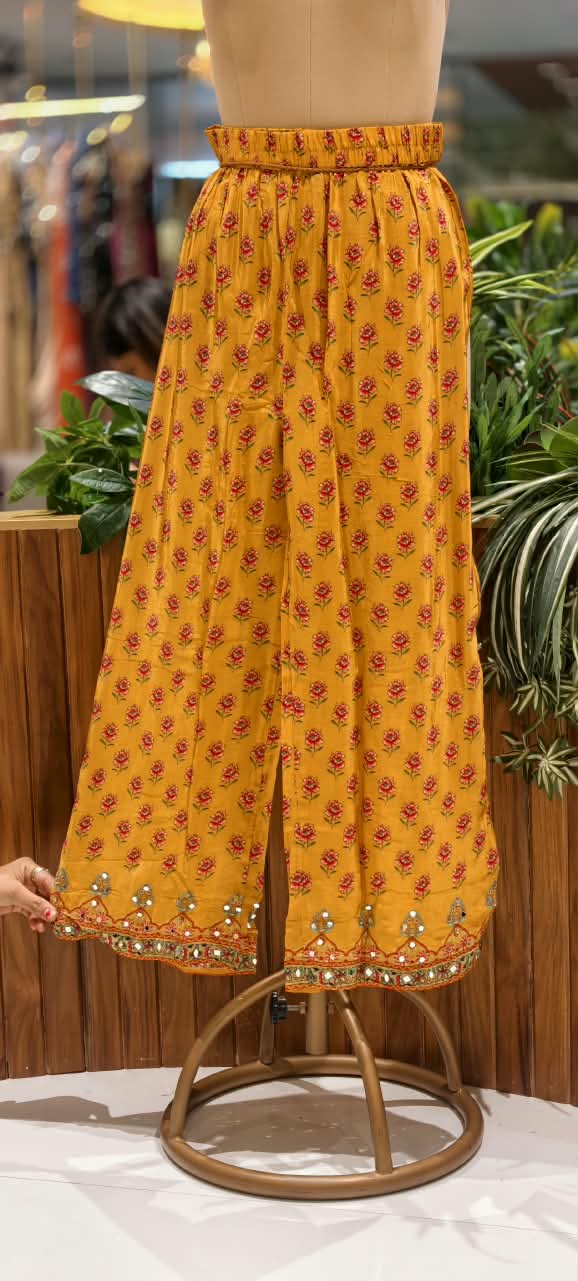 Digital Floral Print Embroidered Crepe Full Suit Set With Printed Loose Palazzo Bottom with Crosia Lace Detailing -16535