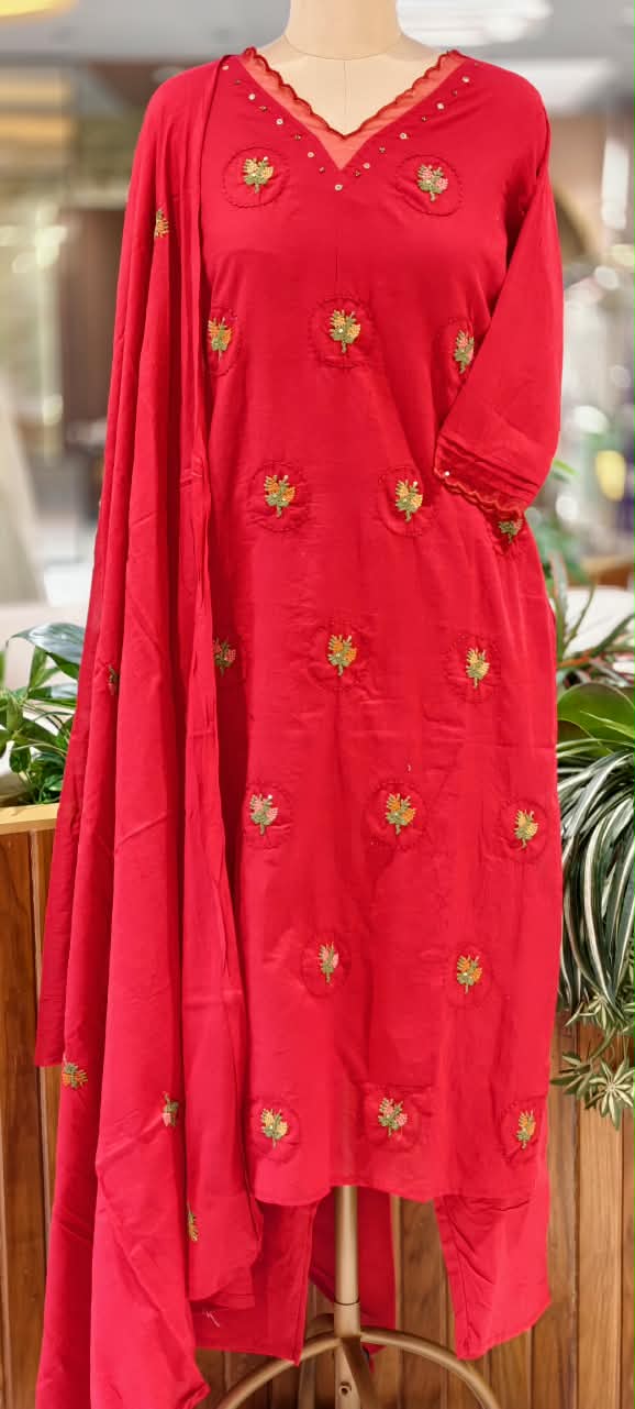 Silly Cotton Intricate Floral Thread Circle Embroidered V-Neck Full Suit Set With Dupatta- 16676