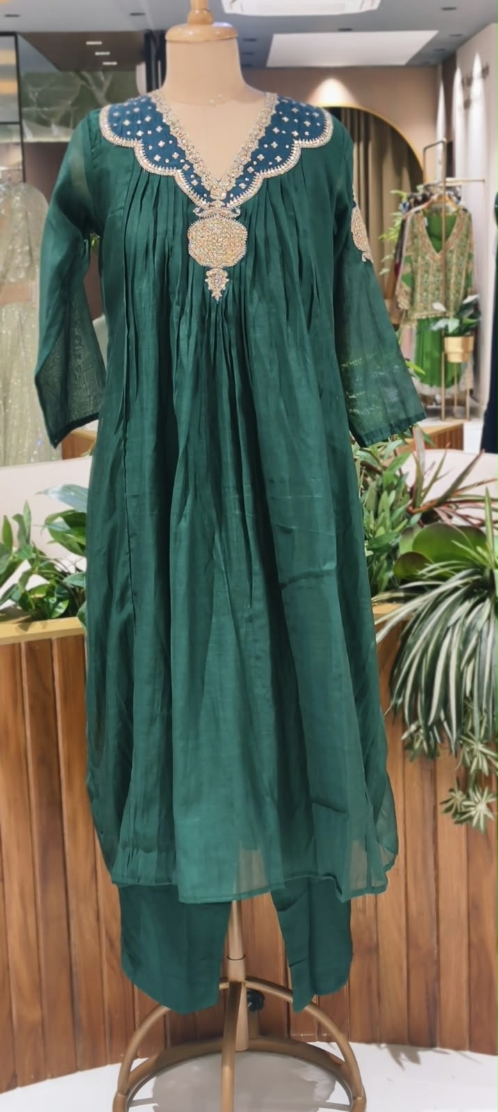 Emerald Green Pure Mul-Chanderi A-line Full Suit Set With Designer Yoke, Scalloped Neckline and Statement Sleeve Detailing- 16719