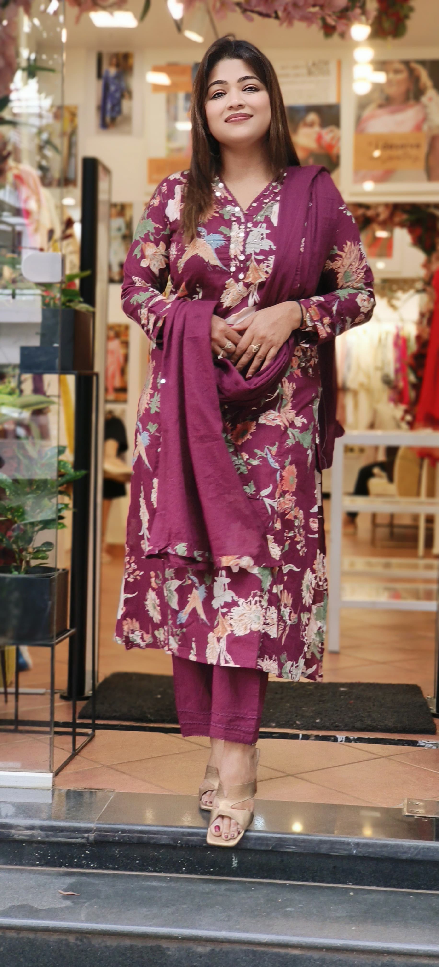 Soft Cotton Printed V-Neck Embroidery Slight Aline Full Suit-06519-18