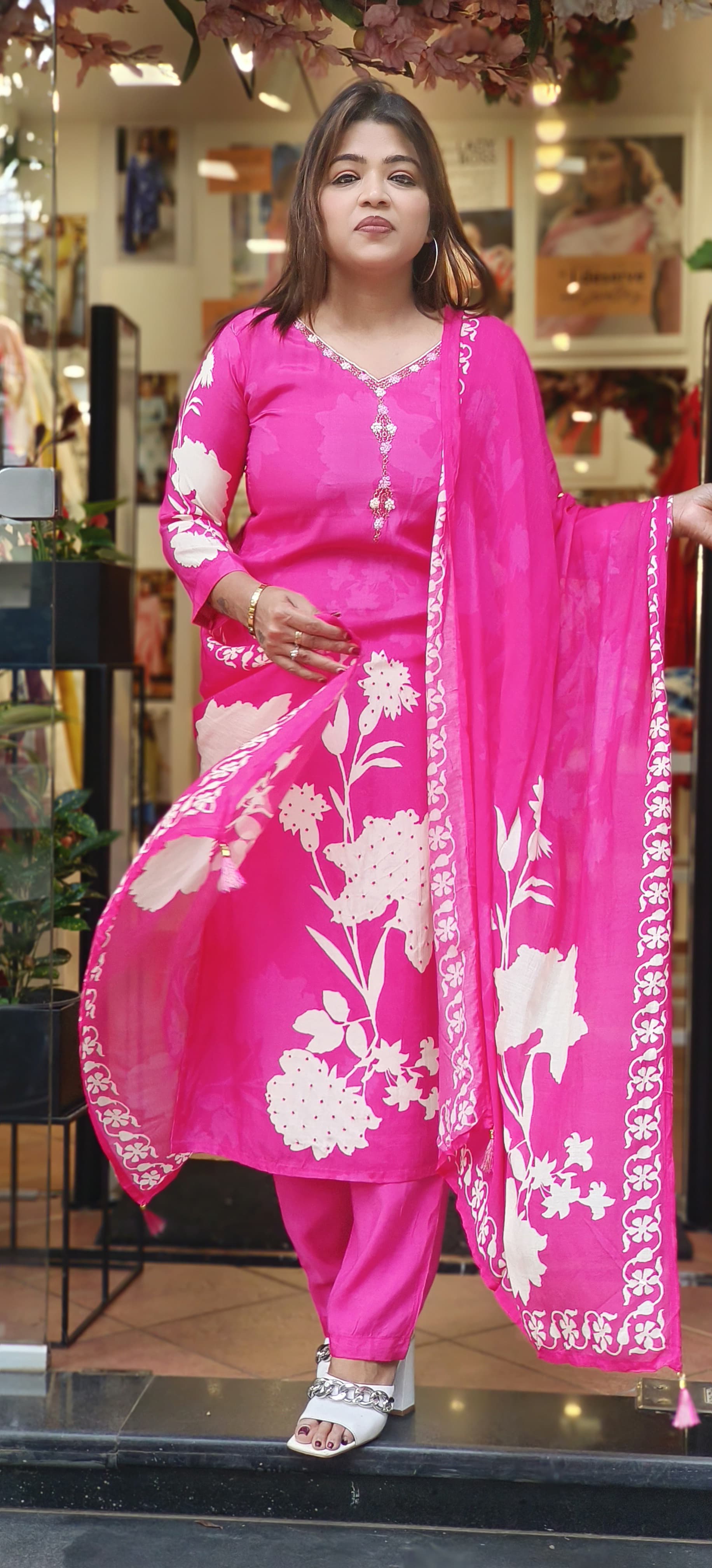 Floral Print Beautiful Pink Embroidery Muslin Full Suit Set With Lining-06474-75 Lean fit