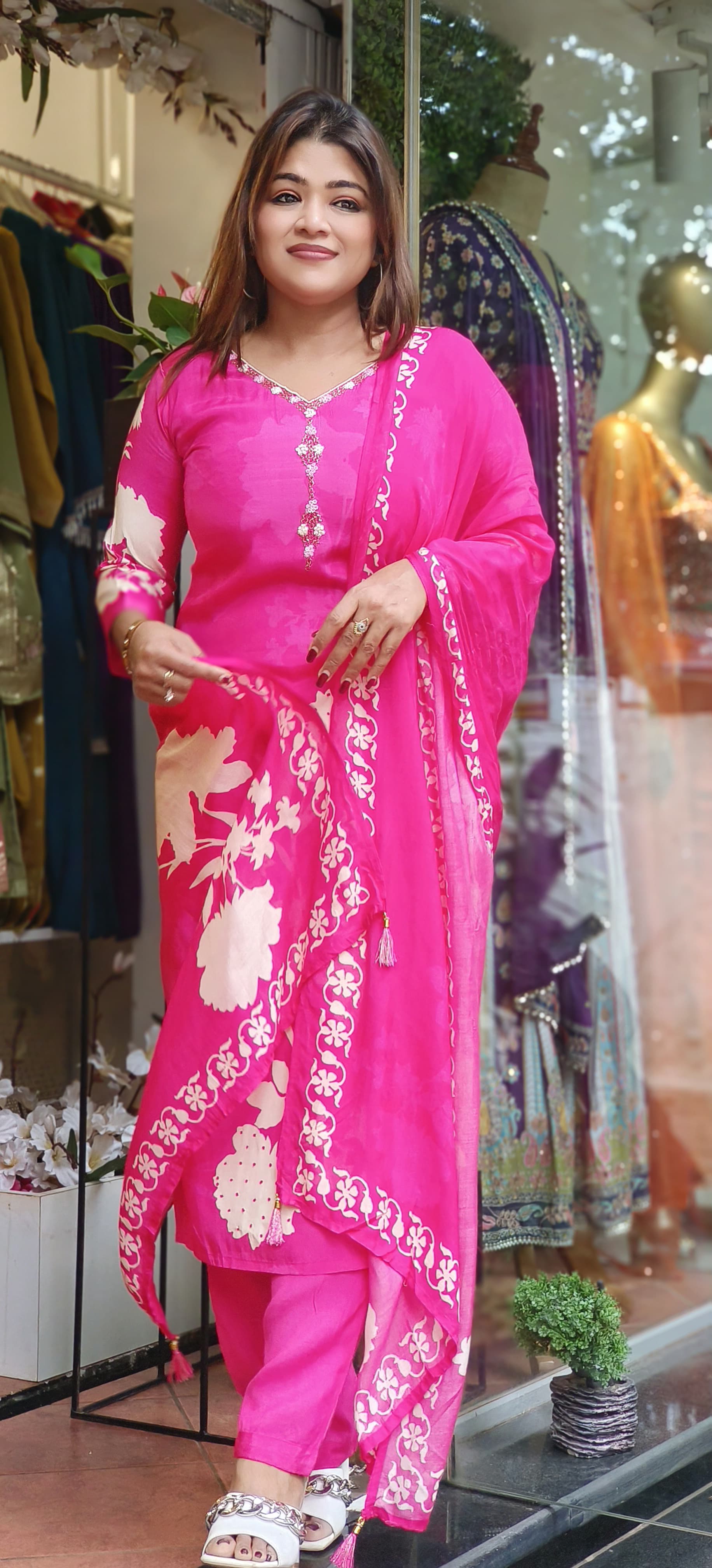 Floral Print Beautiful Pink Embroidery Muslin Full Suit Set With Lining-06474-75 Lean fit