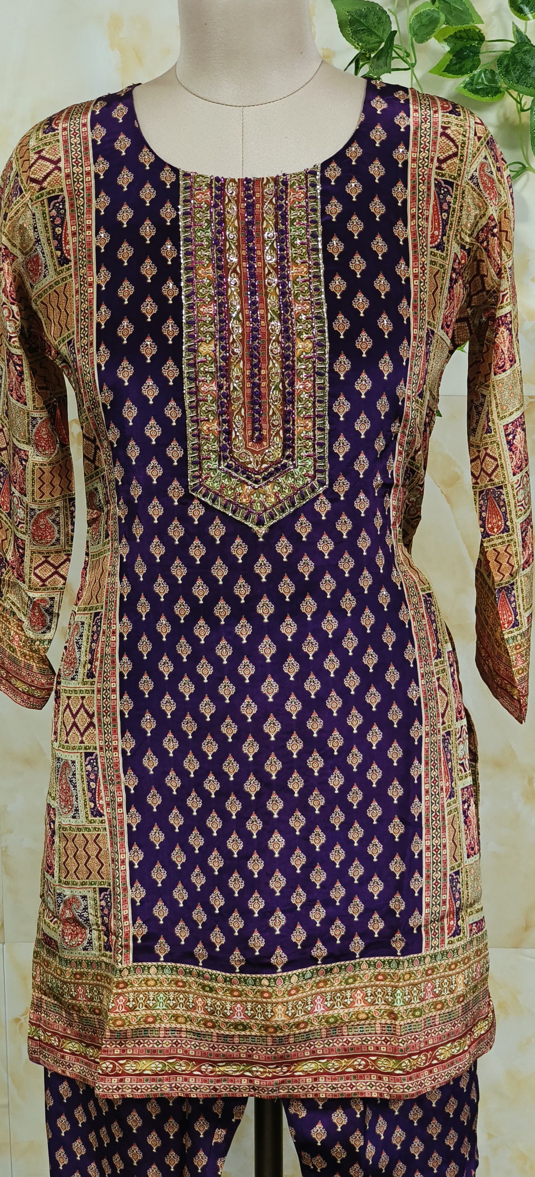 Printed Crape Cut dana Work Digital Print Kurta Pant-07583