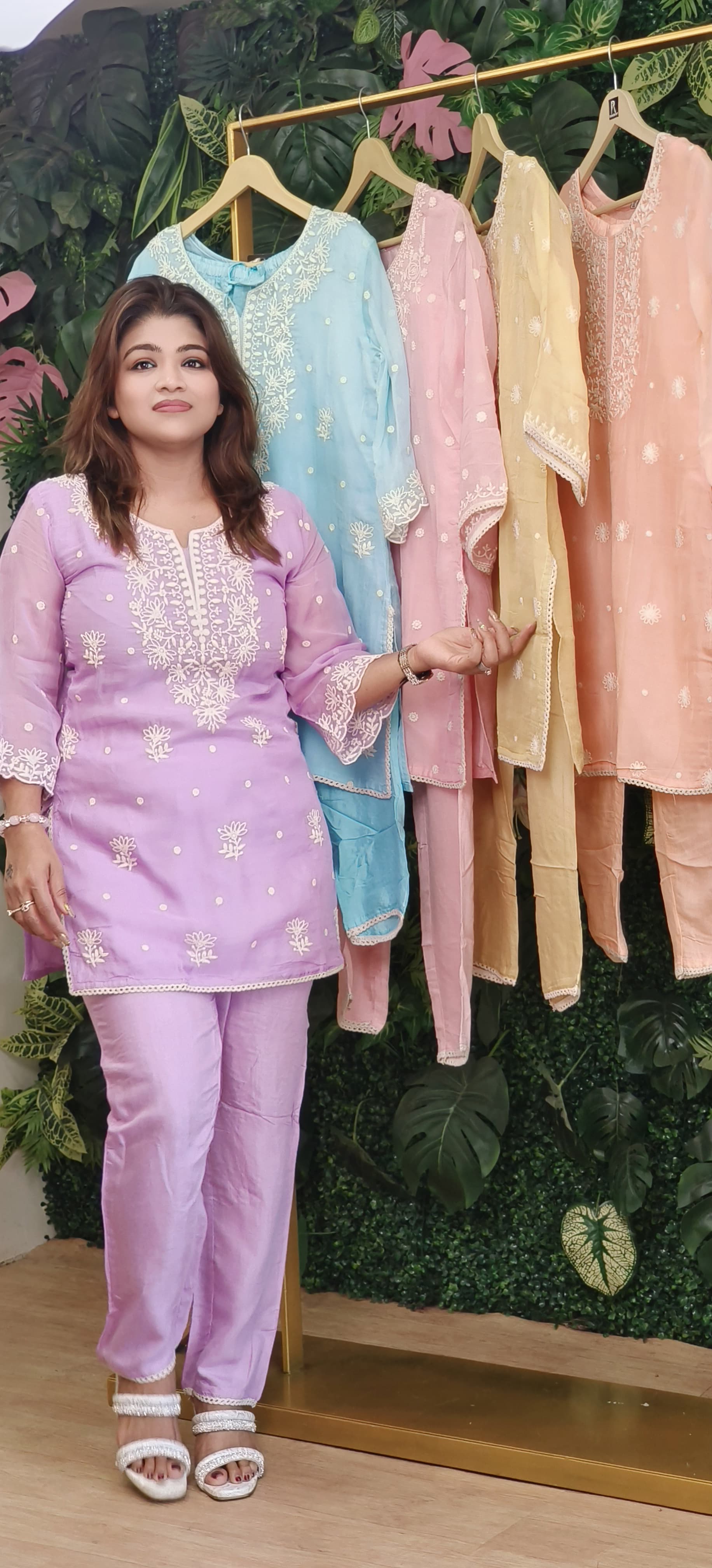 Chikankari Beautiful Thread Embroidery Kurta And Pant -07402