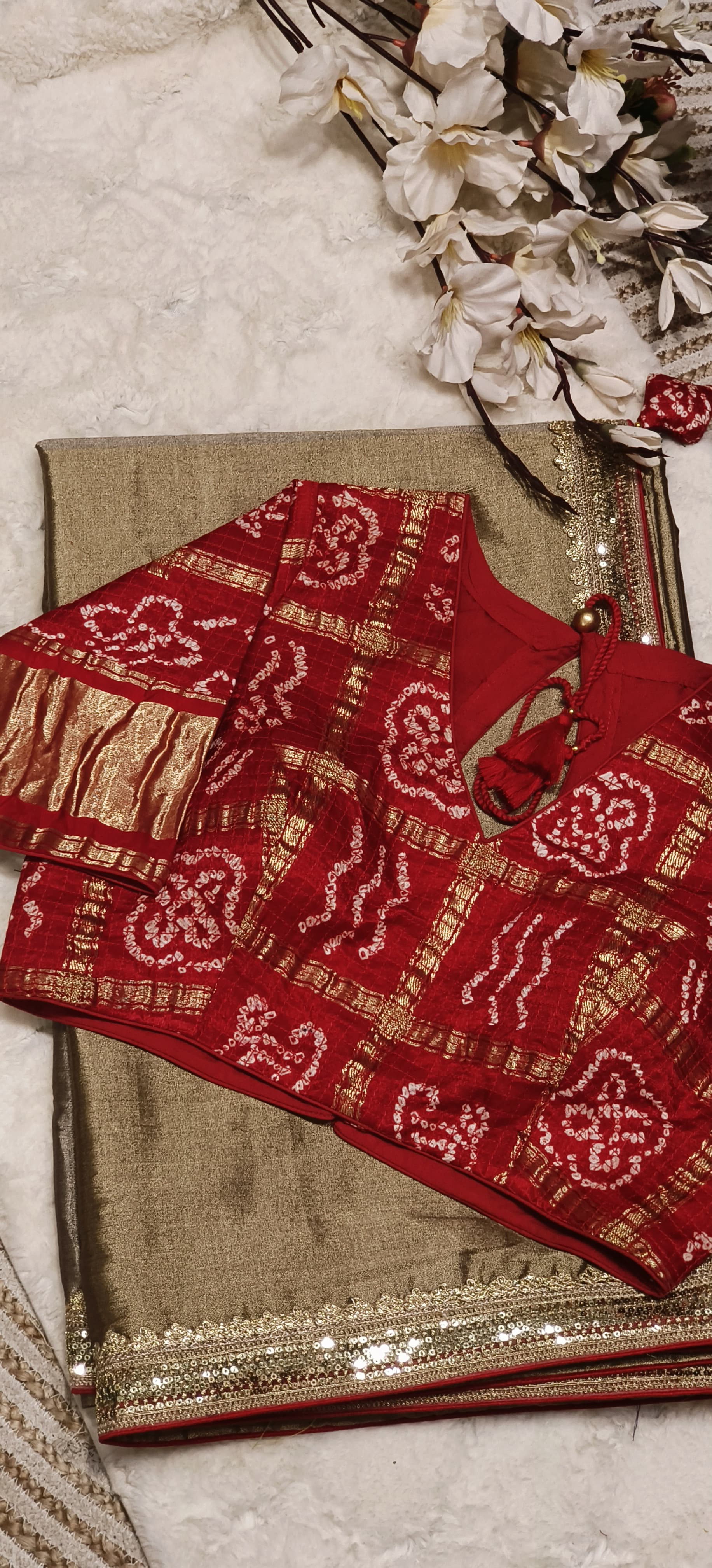 Designer Tissue Silk Plain Gold Dual Tone Silk Saree with Vibrant Bandhani Padded Stiched  Blouse