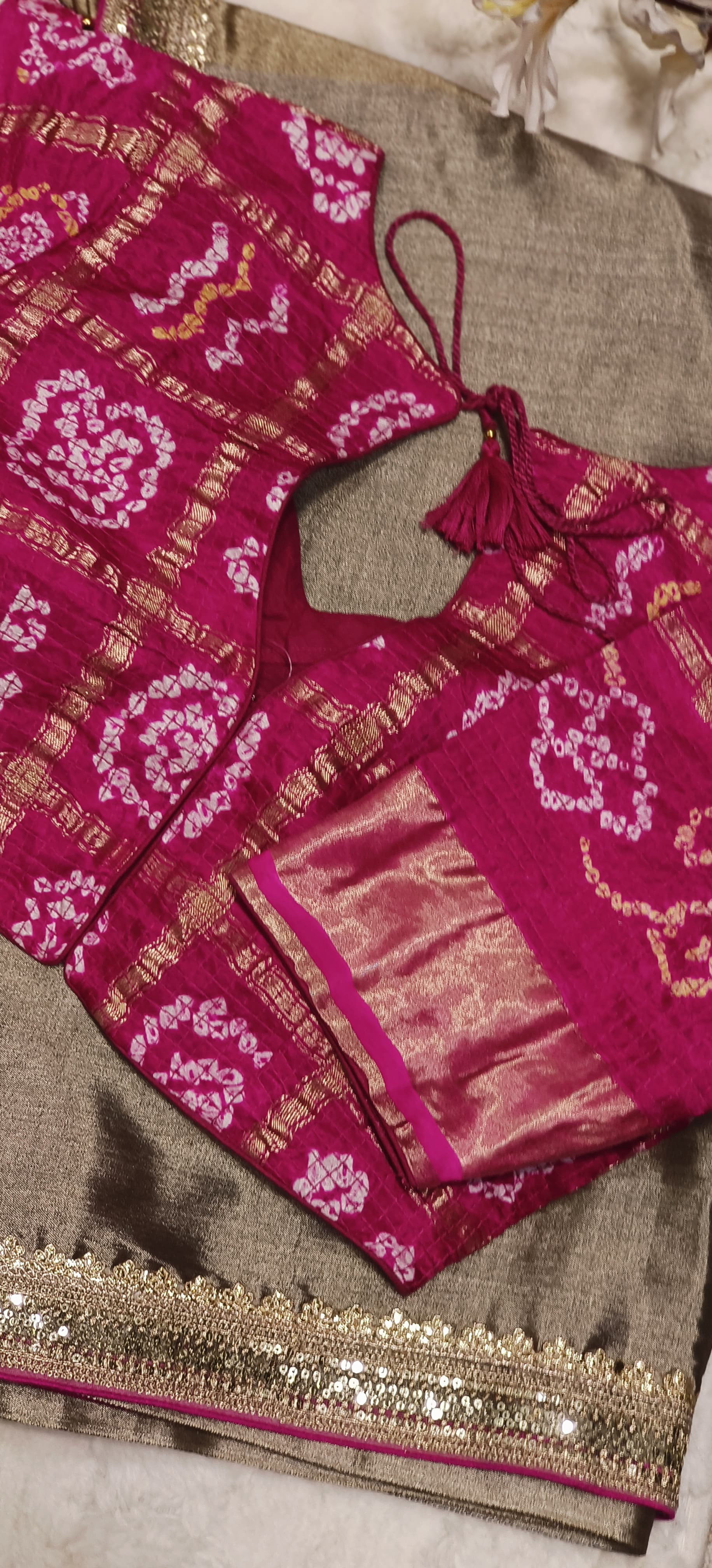 Designer Tissue Silk Plain Gold Dual Tone Silk Saree with Vibrant Bandhani Padded Stiched  Blouse