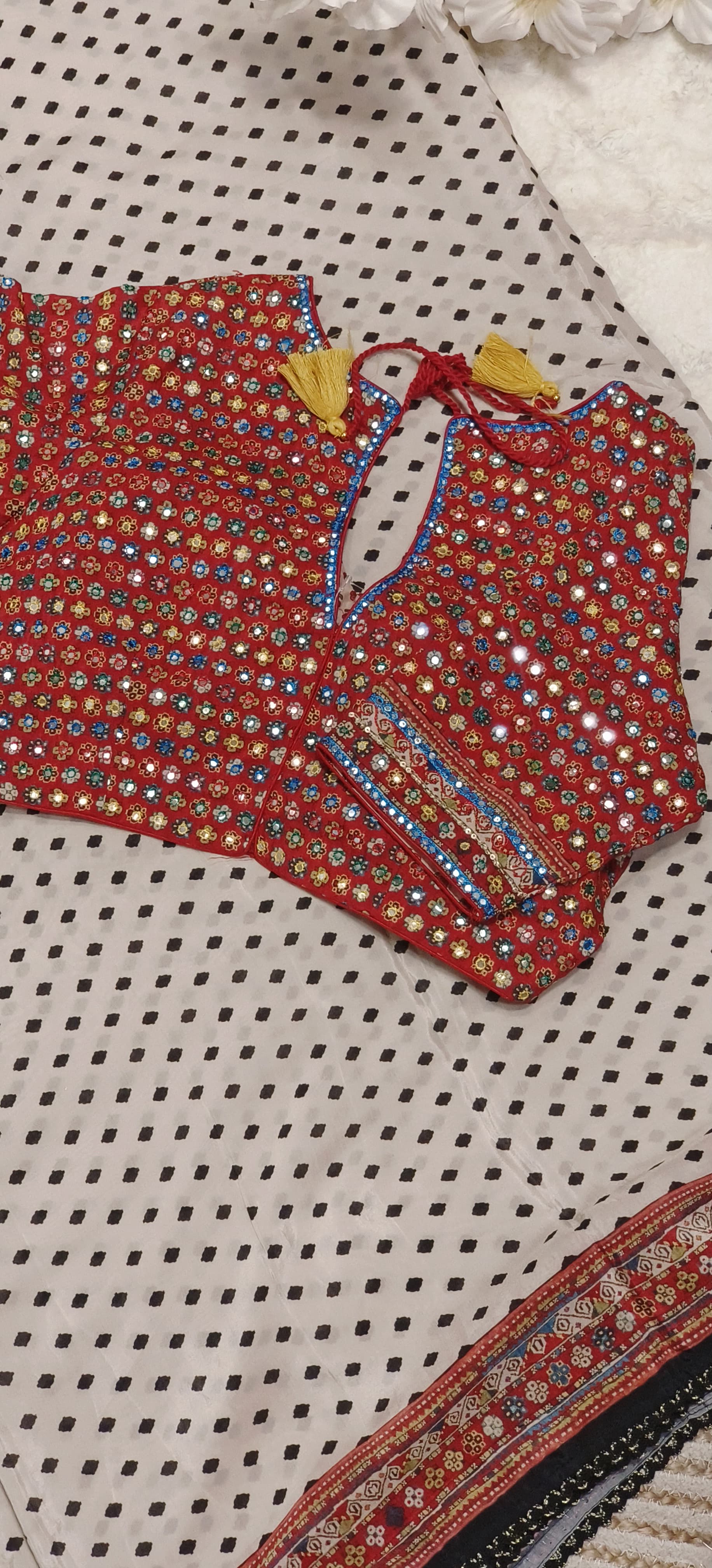 Muslin Multicolored Embroidered Pallu Designer Saree With Stiched Blouse