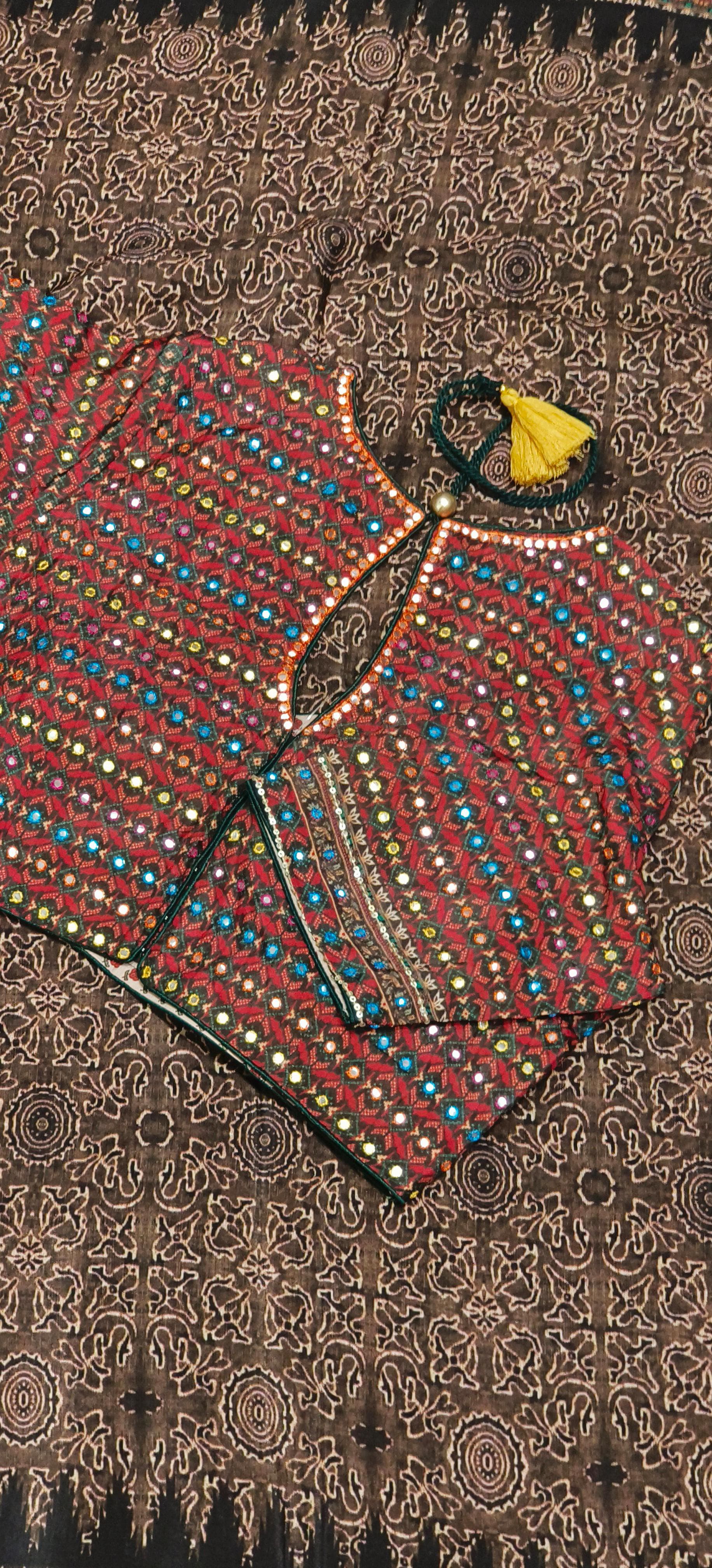 Muslin Fabric Multi Colored Embroidered Pallu Saree With Padded  stitched Blouse