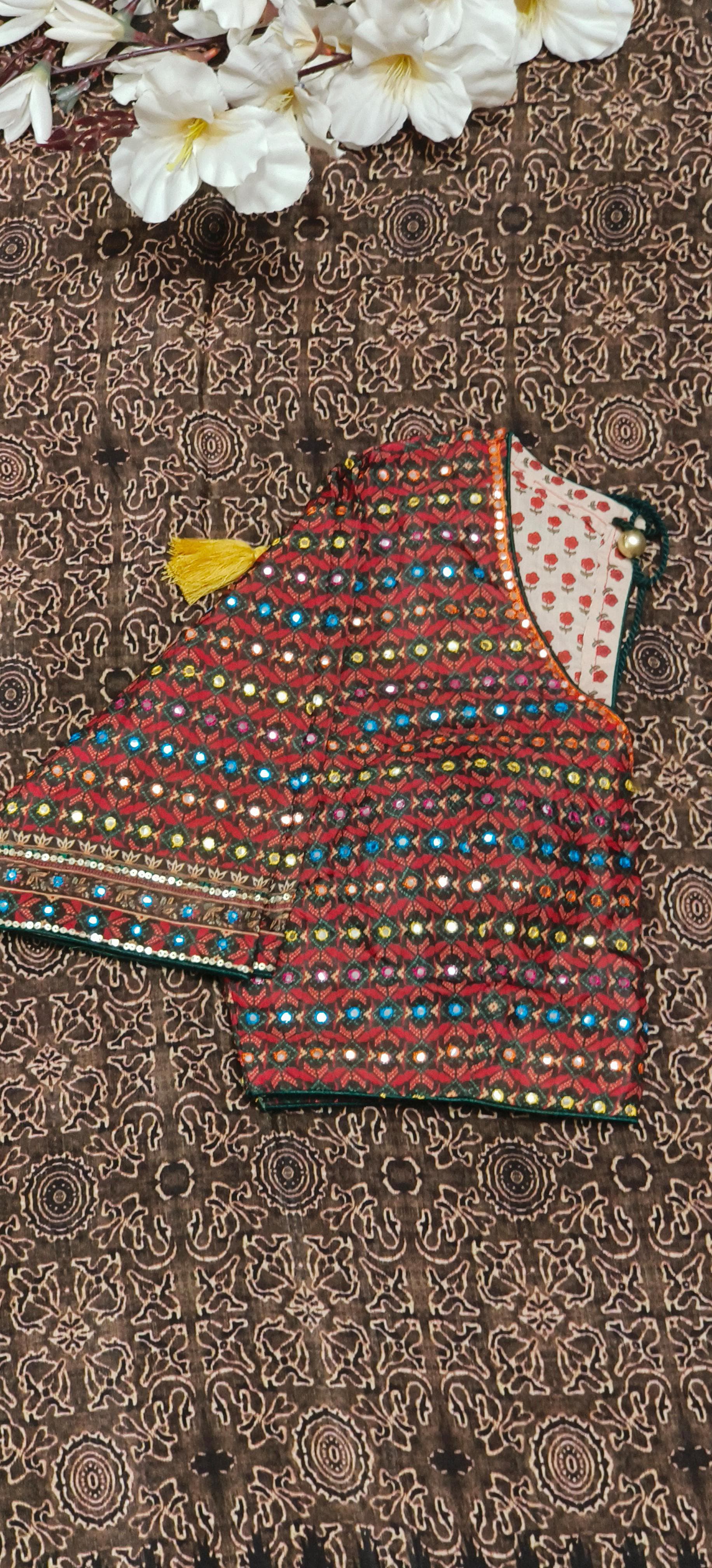 Muslin Fabric Multi Colored Embroidered Pallu Saree With Padded  stitched Blouse