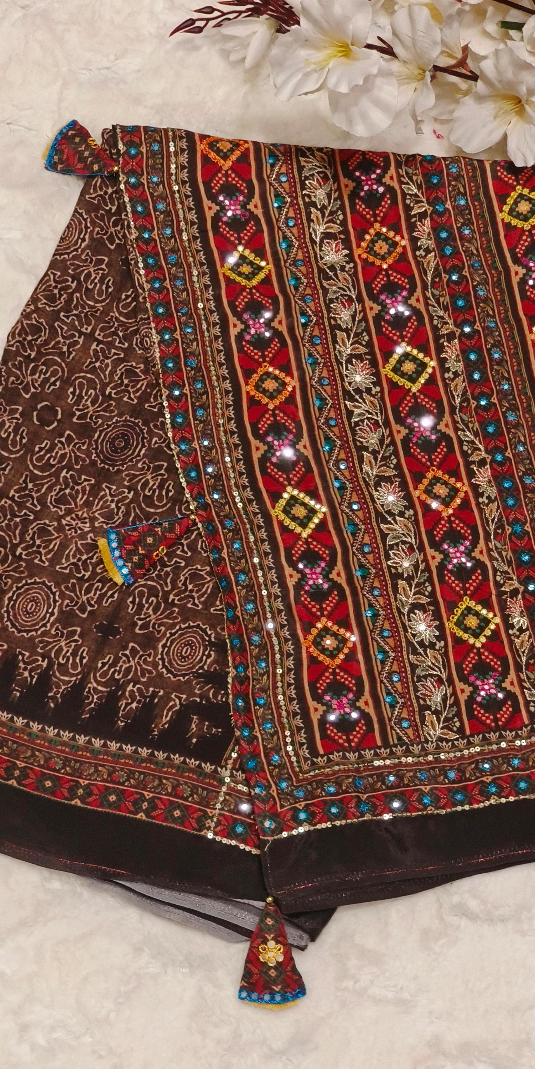 Muslin Fabric Multi Colored Embroidered Pallu Saree With Padded  stitched Blouse