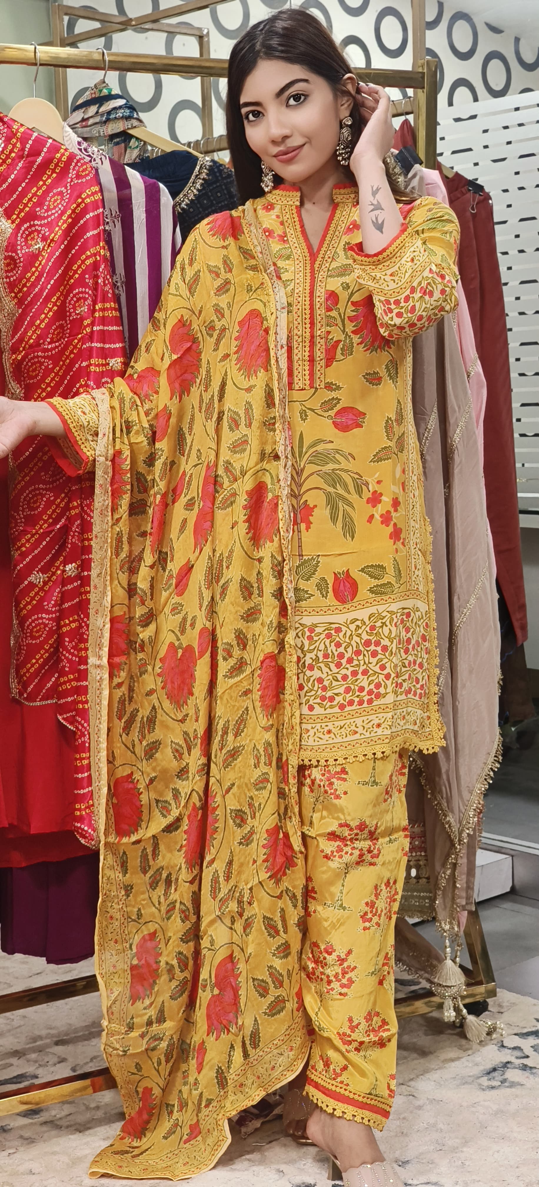 Floral Print Pure Crepe Kurta with Sal Full Suit with Salwar Style Bottom Chinon Dupatta 09719