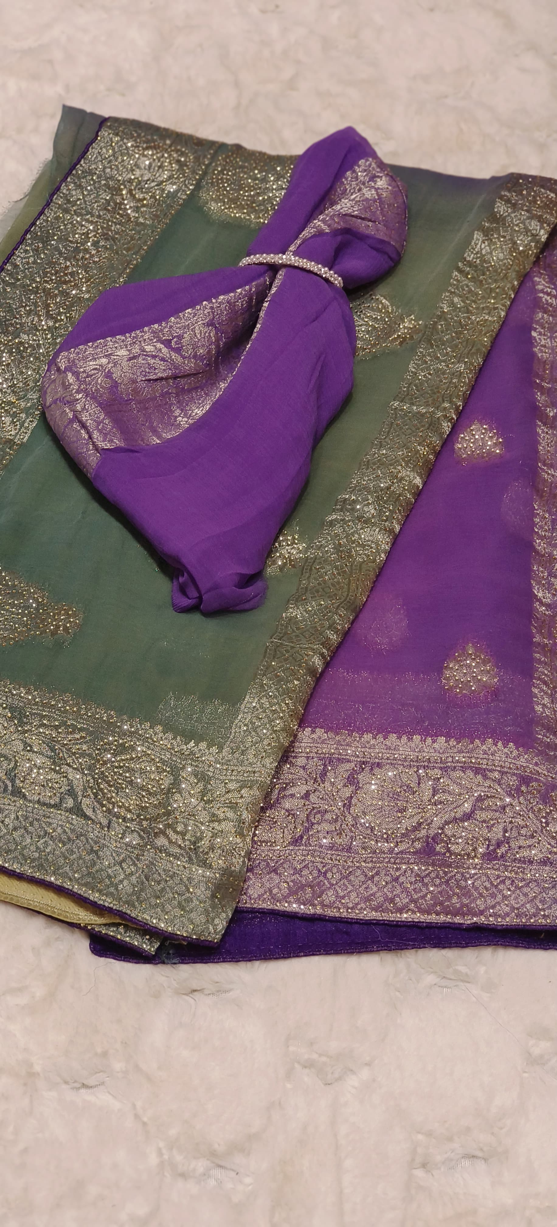 Dual Tone Chiffon Saree With Beautiful Banarasi Border & Stone Work (Unstitched Blouse)