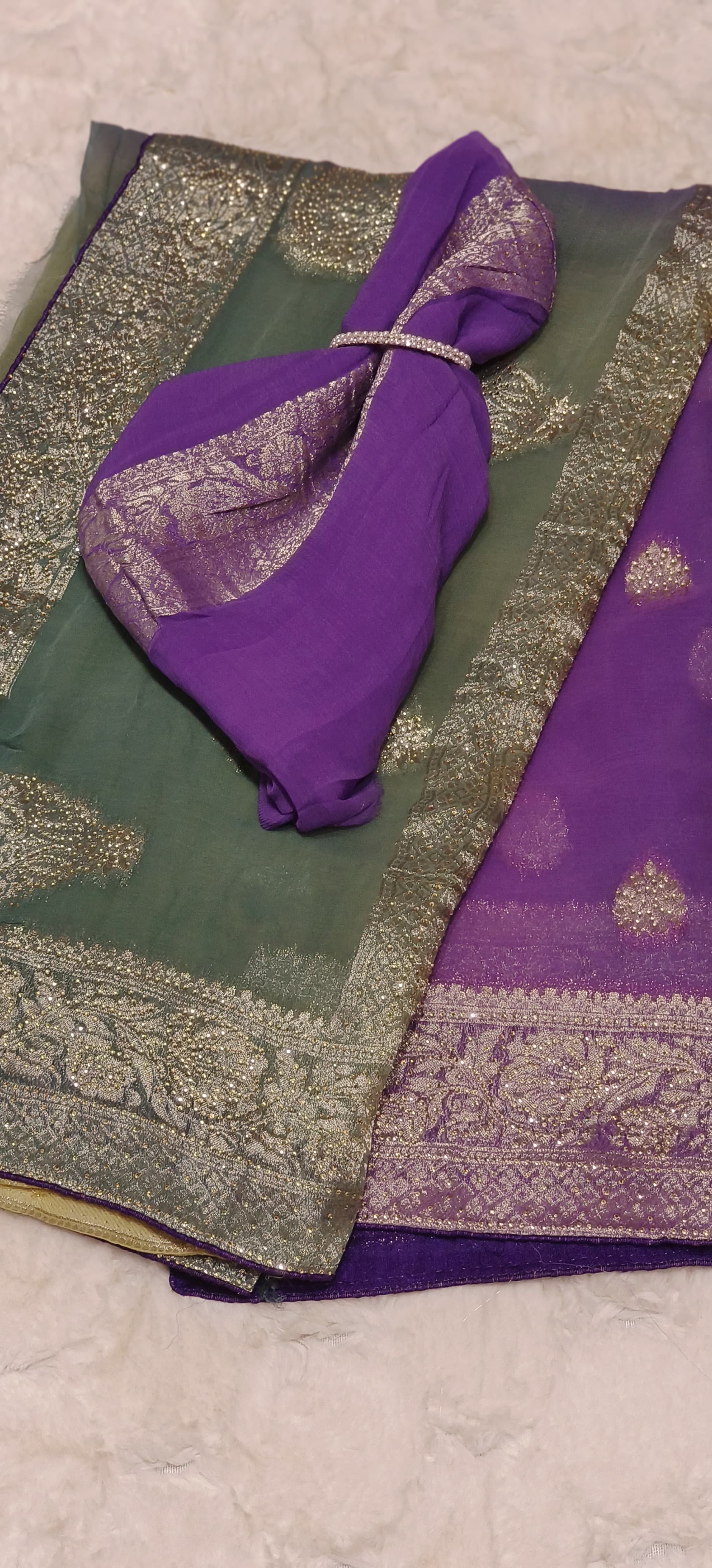 Dual Tone Chiffon Saree With Beautiful Banarasi Border & Stone Work (Unstitched Blouse)