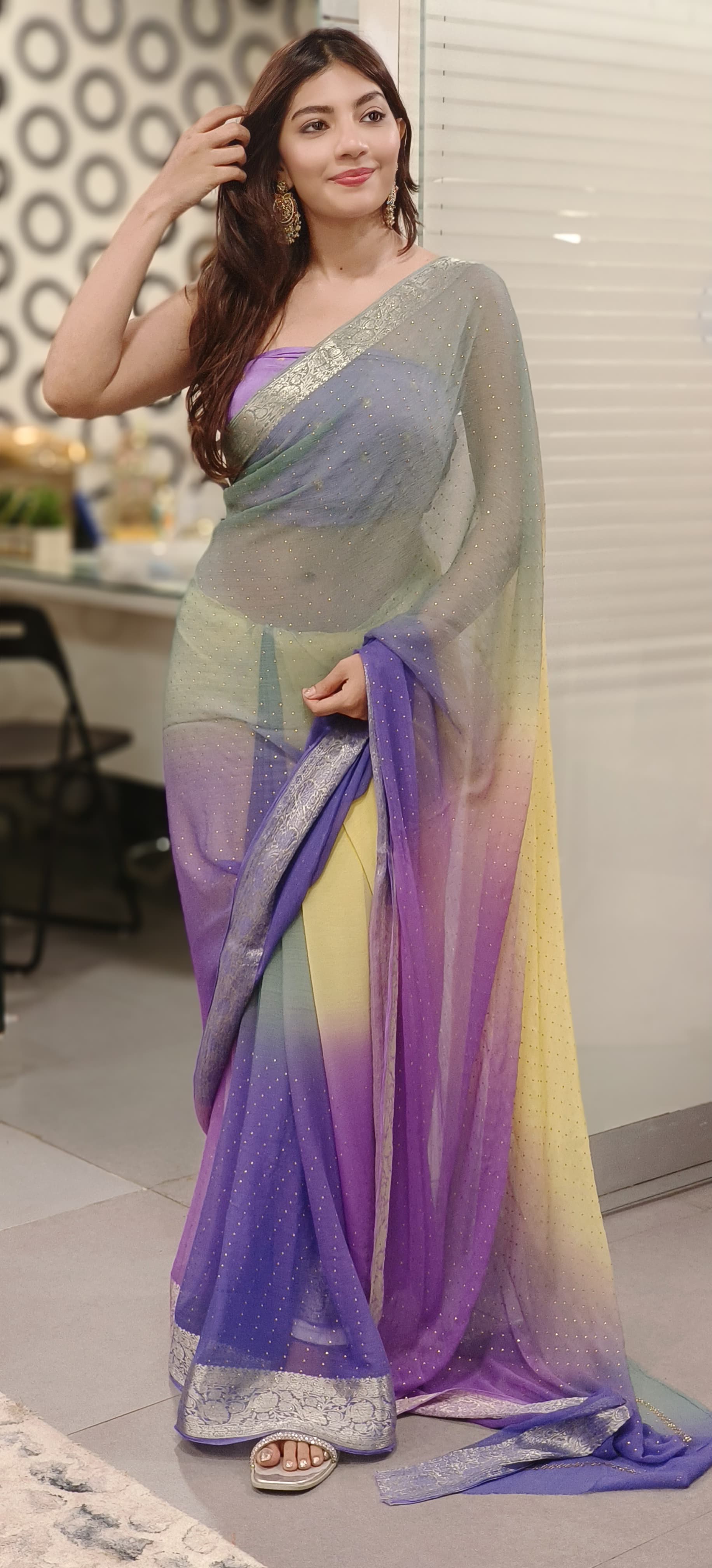 Dotted Stone Chinon Saree With Beautiful Border (Unstitched Blouse)