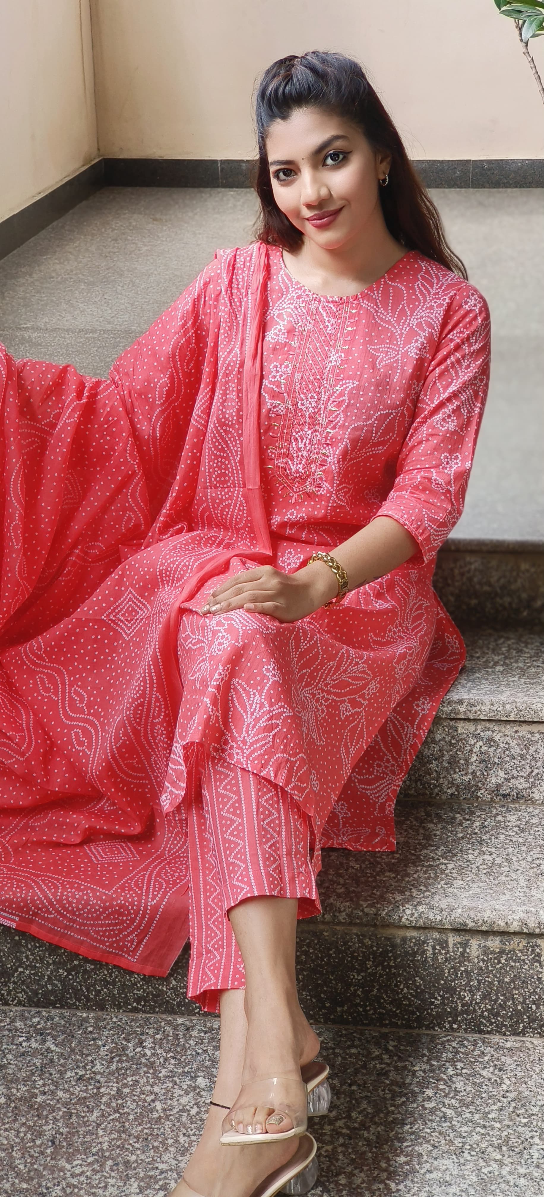 Bandhani Floral Print Straight Full Suit With Dupatta In Cotton Fabric