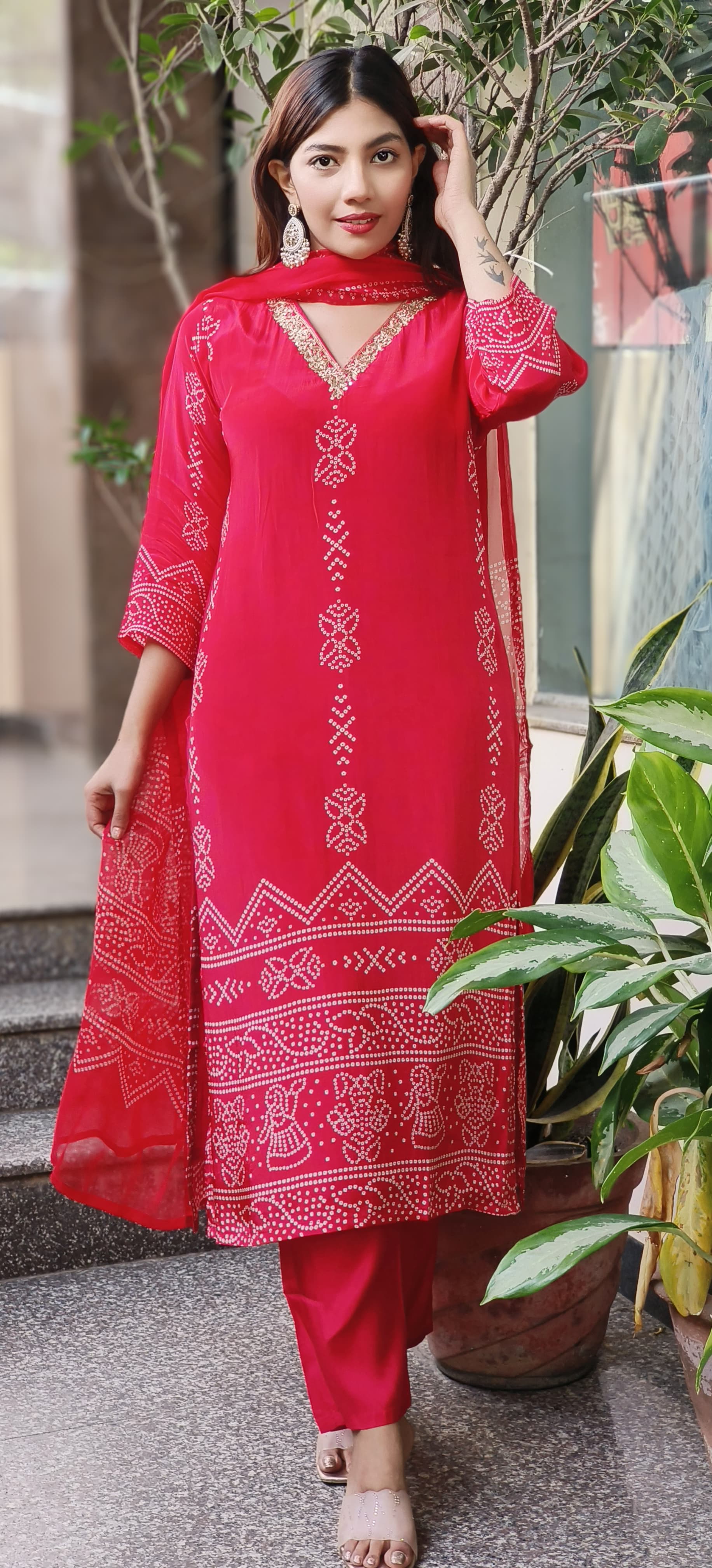 V-Neck Handwork Bandhani Print Full Suit Set With Dupatta In Crepe Fabric