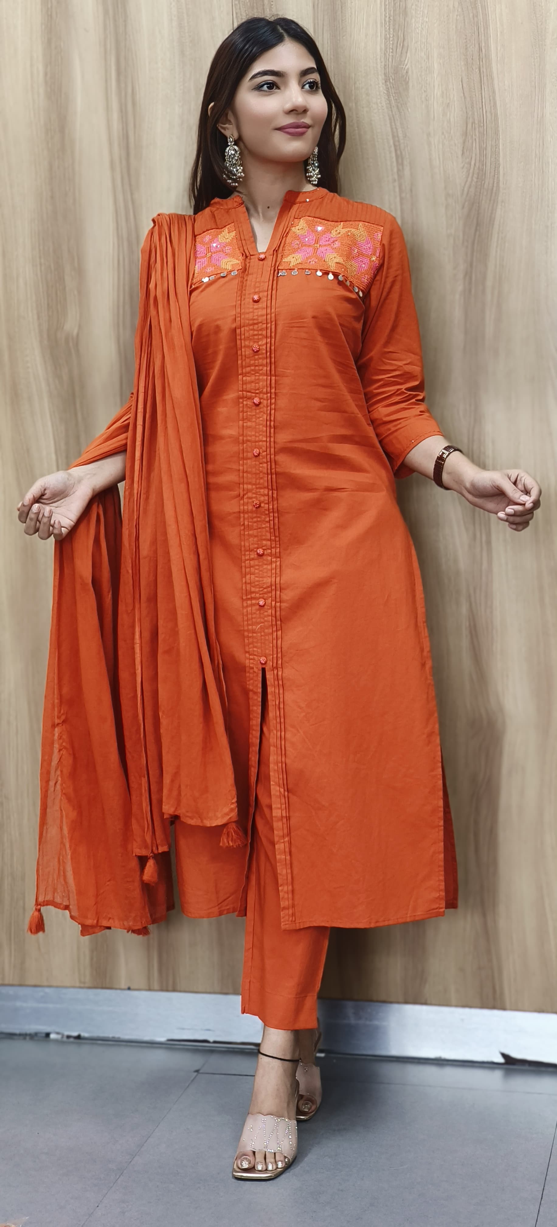Unique Look Foil Hang Work Crosia Full Suit With Dupatta In Cotton Fabric