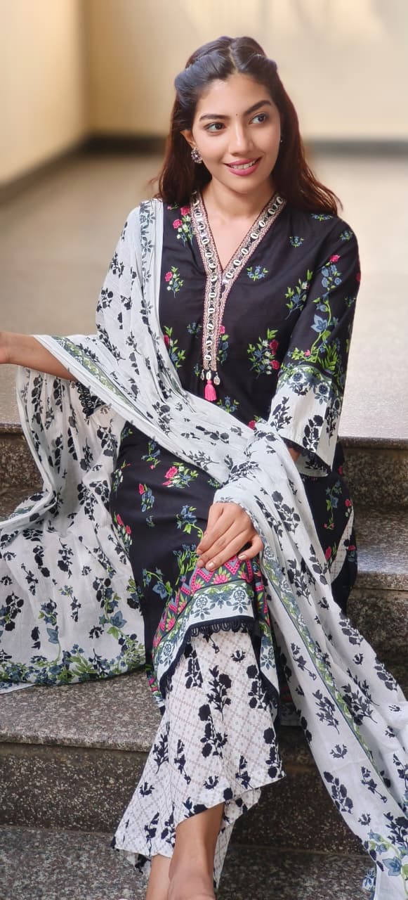Chevron Floral Printed Full Suit Set With Dupatta- 10538