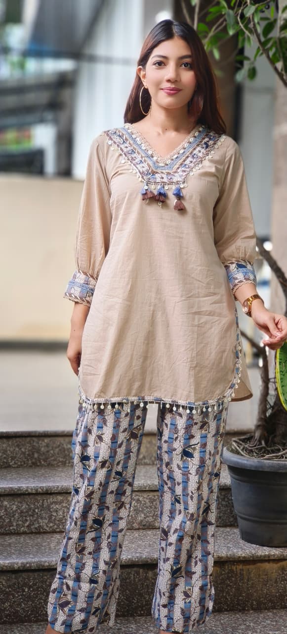 Chevron Neck Work With Shell & Hang Button Kurta Pant Set In Cotton Fabric-10717