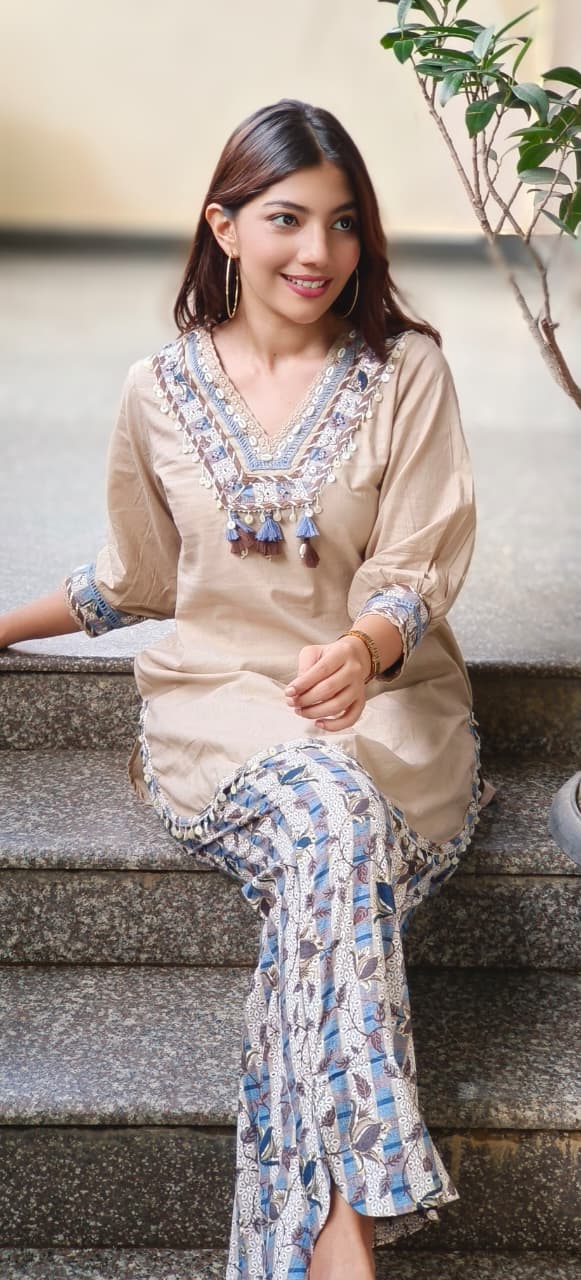 Chevron Neck Work With Shell & Hang Button Kurta Pant Set In Cotton Fabric-10717