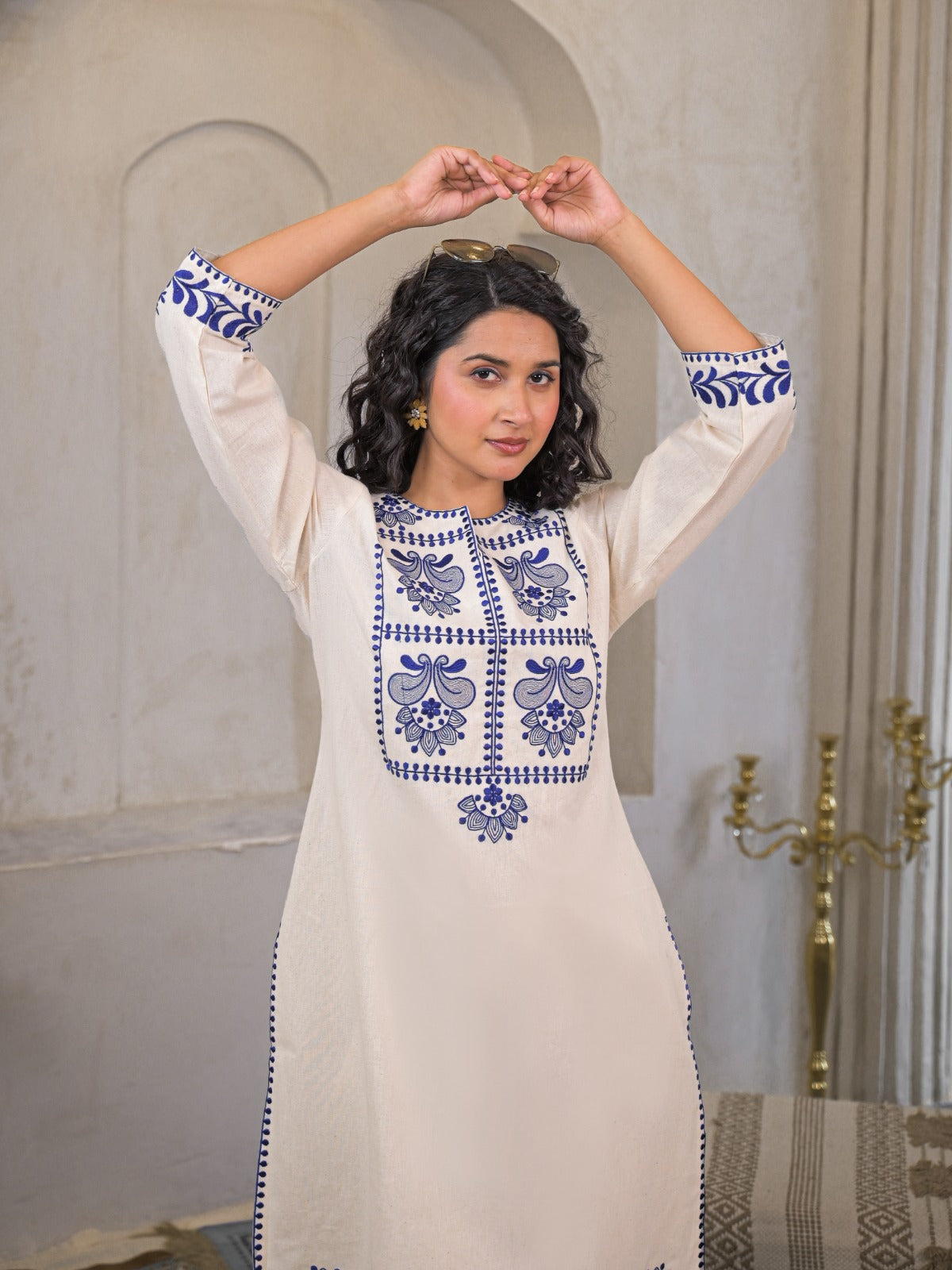 Off White Flex Cotton Embroidered Kurta Pant