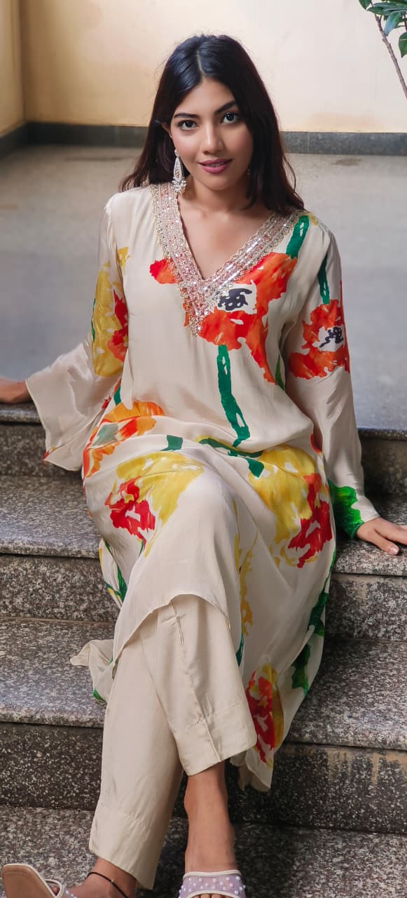 Floral Digital V-Neck Crepe Co-Ord Set