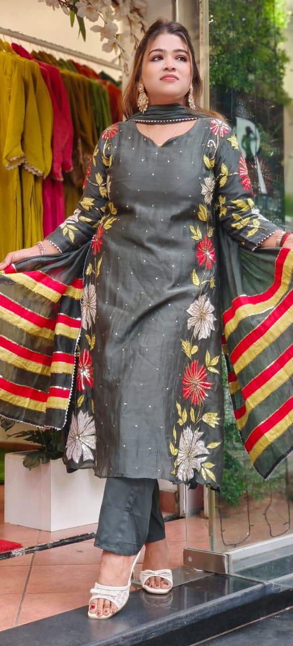 Applique Work Side Floral Embroidery Designed A-Line Mul Chanderi Full Suit Set With Dupatta
