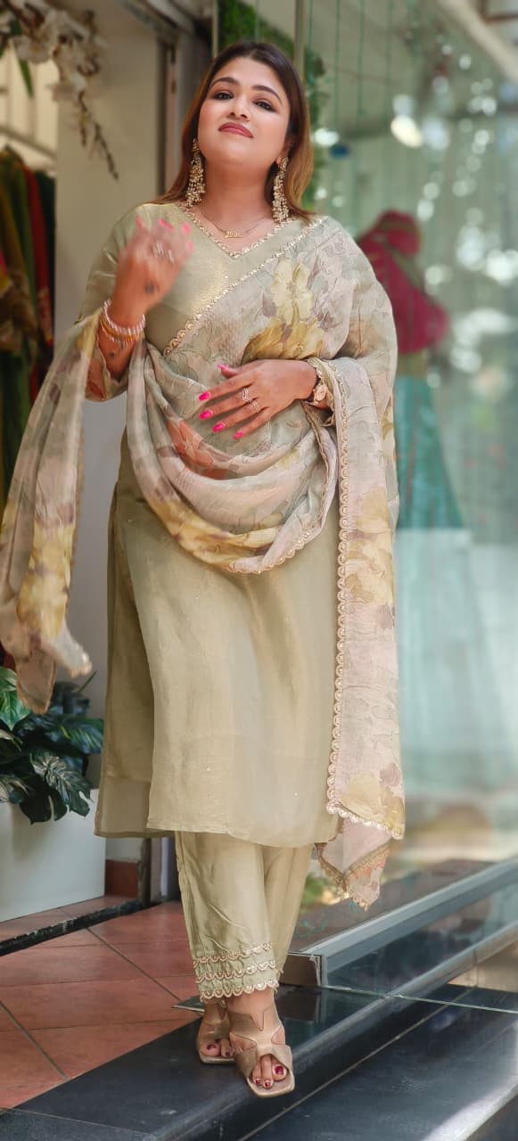 Floral Patch Glow Elegant Full Suit Set With Dupatta In Tissue Fabric-10838