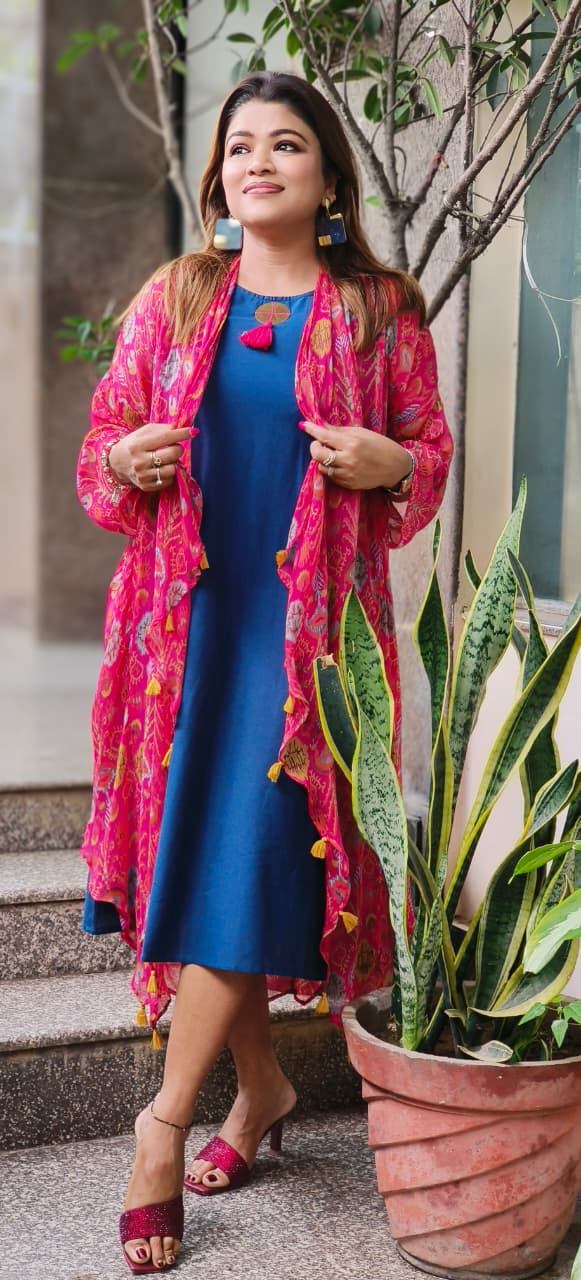 Indo-Western Solid Flex Cotton Kurta With Royal Bloom Long Georgette Shrug-10904