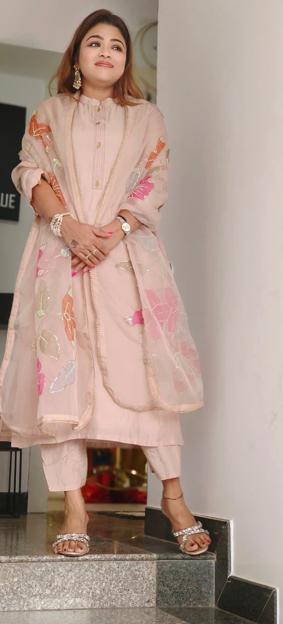 Royal Straight-Cut Silk Kurta Set with Floral Embroidered Organza Dupatta and Subtle Neckline Detailing-10225,26,27