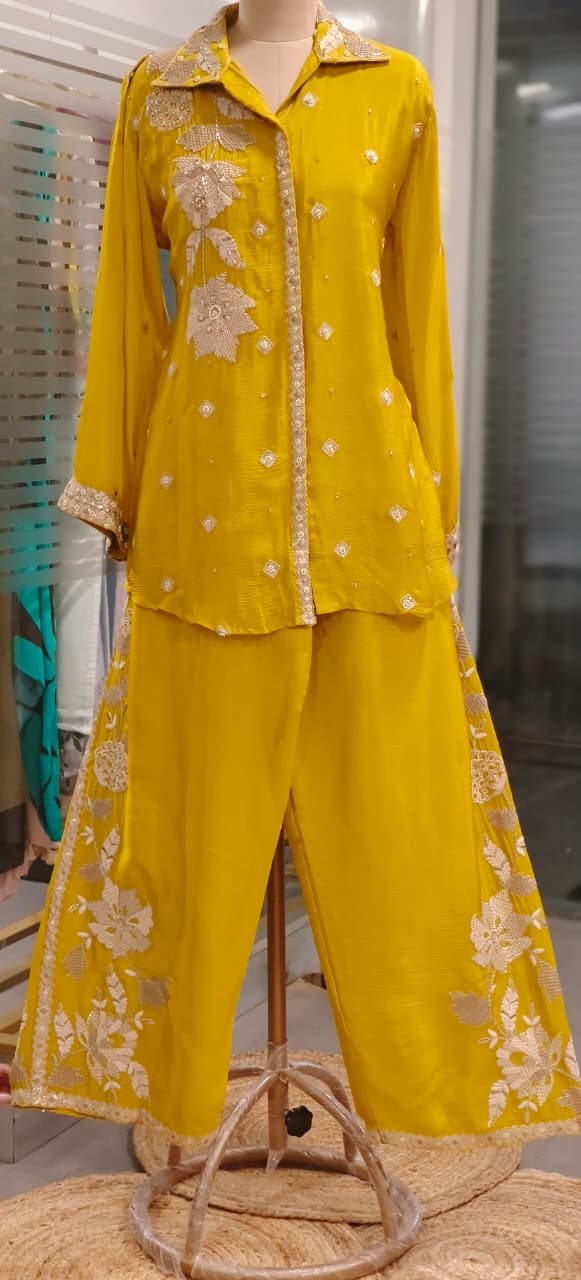 Radiant Glow Golden Bloom Floral Thread Embroidered Co-Ord Set In Chinon Fabric- 11200