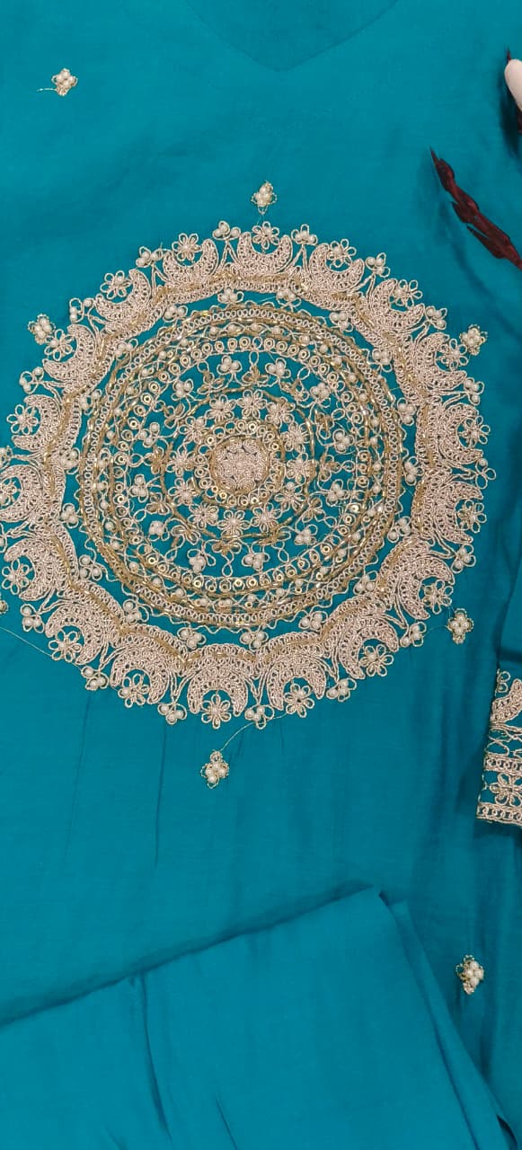 Vibrant Beautiful Round Front Design Surat Mul Chanderi Full Suit Set With Dupatta