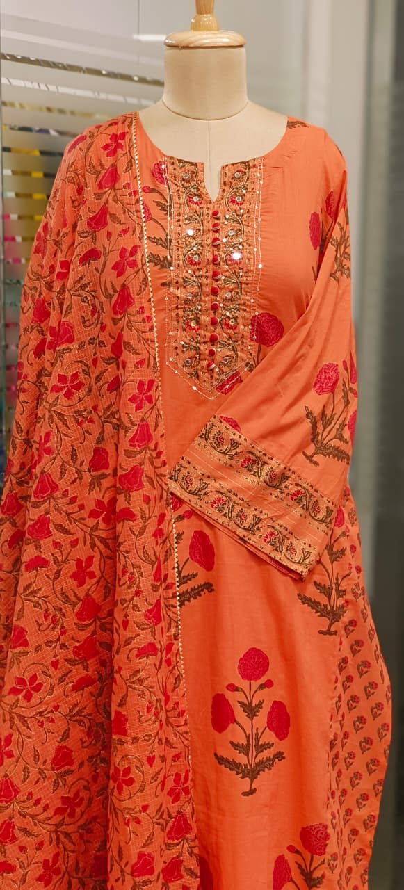 Placement Floral Print Minimal Neck Work Straight Full Suit Set With Dupatta In Cotton Fabric